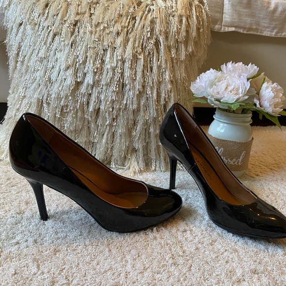 Heels - Picture 3 of 6